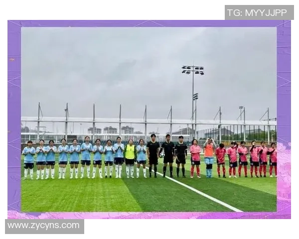 王府井足球明星闪耀赛场展现青春风采与拼搏精神 王府井足球明星闪耀赛场展现青春风采与拼搏精神